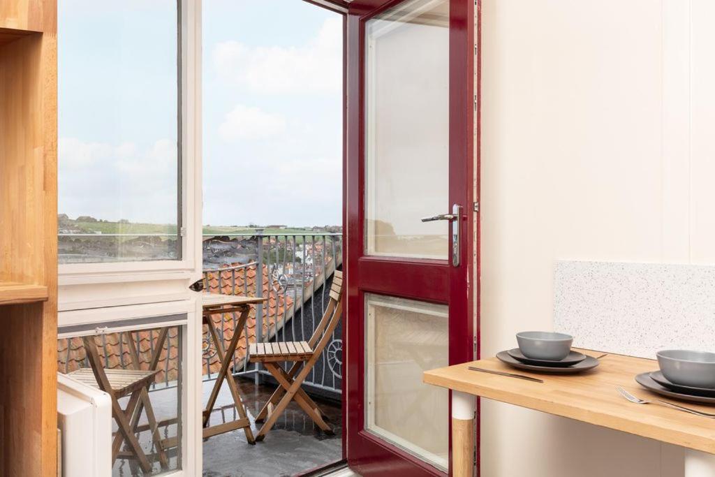 וויטבי Silver Street Suites מראה חיצוני תמונה