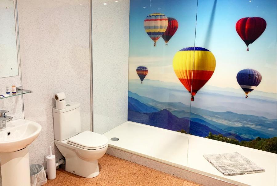 וויטבי Silver Street Suites מראה חיצוני תמונה