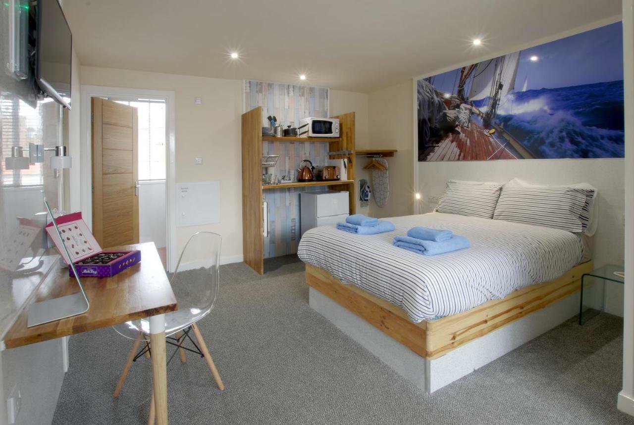 וויטבי Silver Street Suites מראה חיצוני תמונה